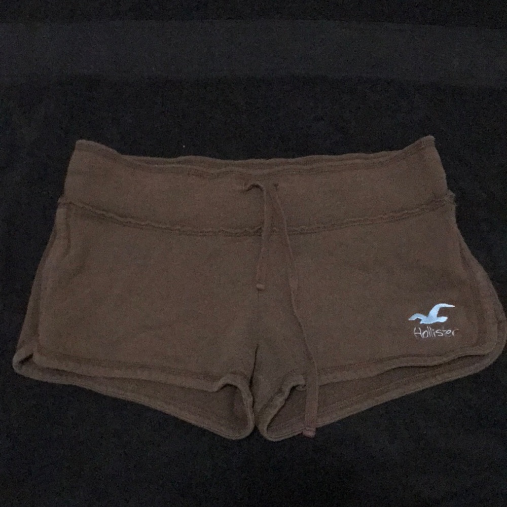 Hollister shorts size medium
